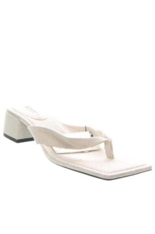 Γυναικείες παντόφλες Pull&Bear, Μέγεθος 41, Χρώμα Εκρού, Τιμή 25,99 €