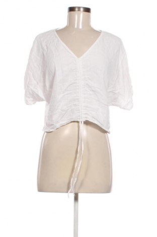 Damen Shirt Bershka, Größe M, Farbe Weiß, Preis 7,67 €