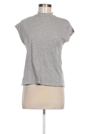 Дамска тениска Cropp, Размер XS, Цвят Сив, Цена 4,60 €