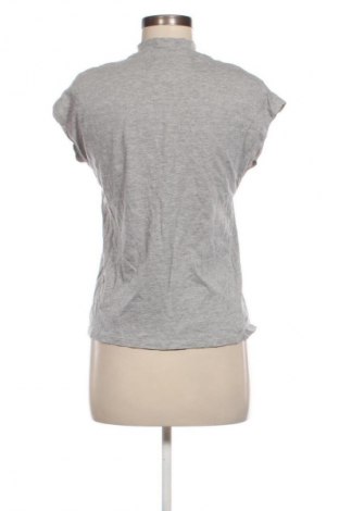 Дамска тениска Cropp, Размер XS, Цвят Сив, Цена 4,60 €