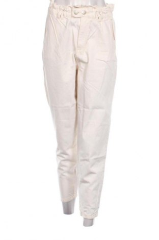 Blugi de femei Stradivarius, Mărime M, Culoare Ecru, Preț 64,99 Lei