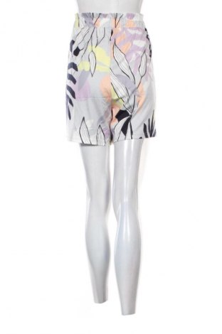 Damen Shorts Calida, Größe L, Farbe Mehrfarbig, Preis 38,99 €