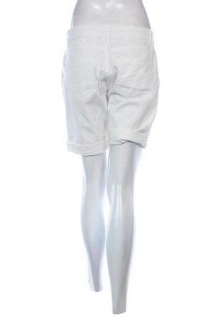 Damen Shorts Janina, Größe M, Farbe Weiß, Preis € 3,99
