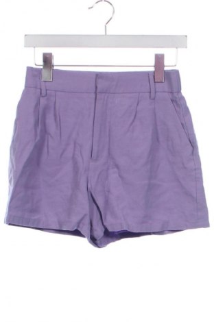 Γυναικείο κοντό παντελόνι Stradivarius, Μέγεθος XS, Χρώμα Βιολετί, Τιμή 4,99 €