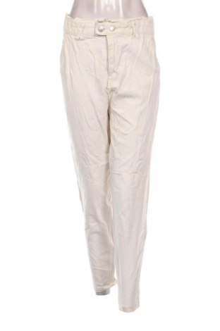 Γυναικείο παντελόνι Stradivarius, Μέγεθος S, Χρώμα  Μπέζ, Τιμή 3,99 €