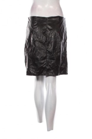 Kožená sukňa  SHEIN, Veľkosť L, Farba Čierna, Cena  2,95 €