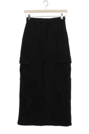 Пола Cropp, Размер XS, Цвят Черен, Цена 5,62 €