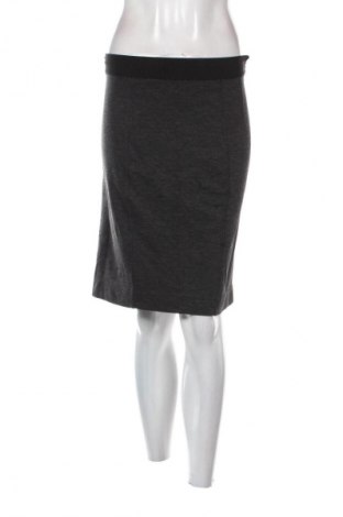 Пола In Wear, Размер S, Цвят Сив, Цена 2,04 €