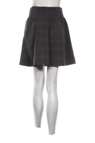 Sukně Stradivarius, Velikost S, Barva Vícebarevné, Cena  89,00 Kč