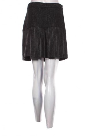 Пола Unbranded, Размер M, Цвят Черен, Цена 2,04 €