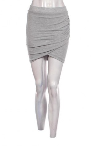 Пола Zara Trafaluc, Размер S, Цвят Сив, Цена 3,06 €