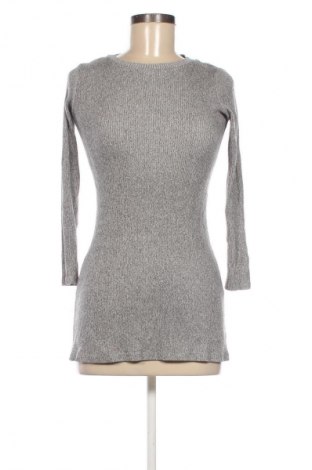 Рокля Bershka, Размер S, Цвят Сив, Цена 2,55 €
