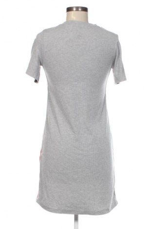 Šaty  Bershka, Velikost M, Barva Vícebarevné, Cena  369,00 Kč