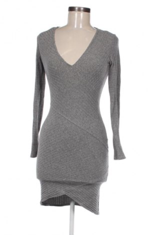 Šaty  Bershka, Veľkosť M, Farba Sivá, Cena  14,83 €