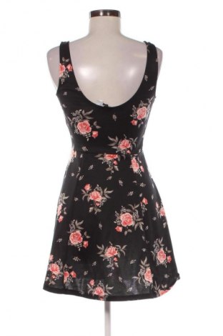 Šaty  H&M Divided, Velikost M, Barva Vícebarevné, Cena  188,00 Kč