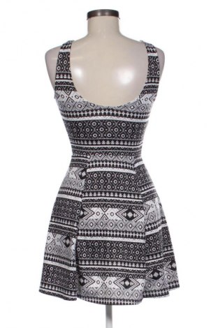 Šaty  H&M Divided, Veľkosť S, Farba Viacfarebná, Cena  8,95 €