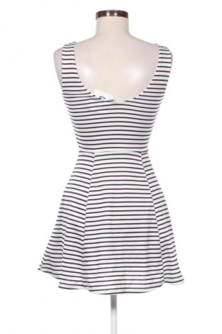 Šaty  H&M Divided, Veľkosť S, Farba Viacfarebná, Cena  4,95 €