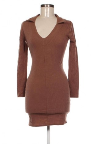 Kleid Pretty Little Thing, Größe S, Farbe Braun, Preis 2,99 €