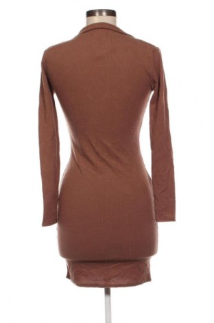 Kleid Pretty Little Thing, Größe S, Farbe Braun, Preis 2,99 €