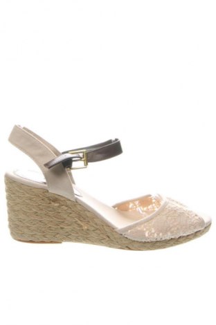 Σανδάλια Chaps, Μέγεθος 39, Χρώμα  Μπέζ, Τιμή 14,99 €