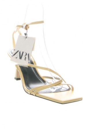 Σανδάλια Zara, Μέγεθος 41, Χρώμα Κίτρινο, Τιμή 22,99 €