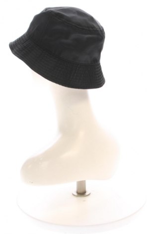 Шапка H&M Divided, Цвят Черен, Цена 4,60 €