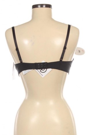 Podprsenka Triumph, Velikost M, Barva Černá, Cena  1 249,00 Kč