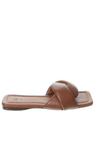 Чехли H&M, Размер 35, Цвят Кафяв, Цена 26,00 €, #137875095