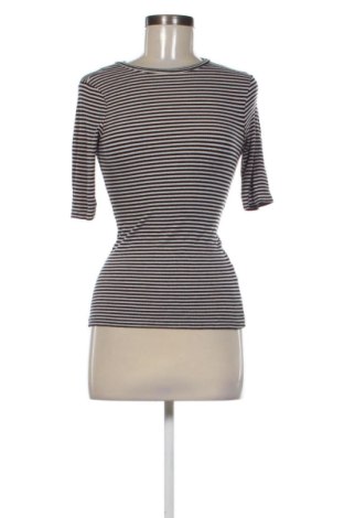 Tricou de femei F&F, Mărime XS, Culoare Multicolor, Preț 47,24 Lei, #137868399