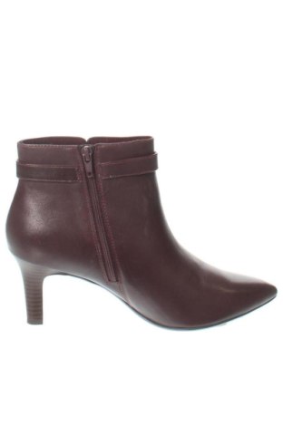 Дамски боти Clarks, Размер 40, Цвят Червен, Цена 160,78 €, #137884054
