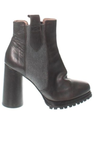 Γυναικεία μποτάκια Max Mara, Μέγεθος 40, Χρώμα Γκρί, Τιμή 300,00 €, #137854410