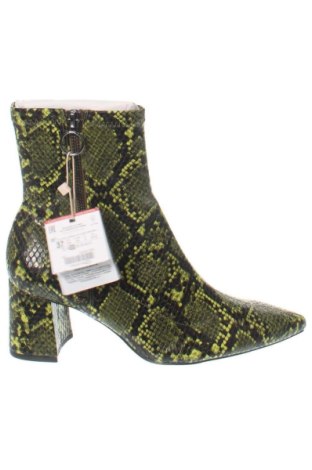 Damen Stiefeletten Stradivarius, Größe 37, Farbe Mehrfarbig, Preis € 39,00, #137881530