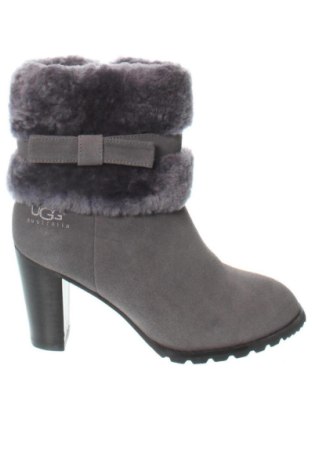 Női bokacsizma UGG Australia, Méret 37, Szín Szürke, Ár 70 462 Ft, #137888196