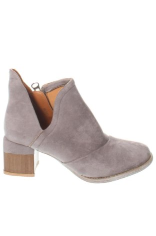 Női bokacsizma Unbranded, Méret 40, Szín Szürke, Ár 11 392 Ft, #137872300