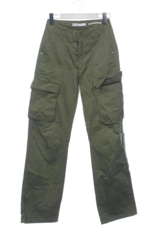Női farmernadrág Bershka, Méret XS, Szín Zöld, Ár 5 269 Ft, #137838455