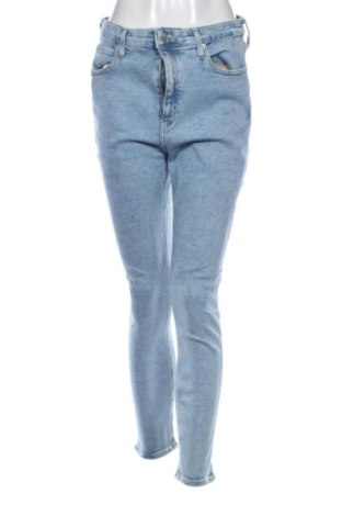 Дамски дънки Calvin Klein Jeans, Размер L, Цвят Син, Цена 35,79 €, #137849760