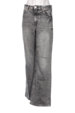 Damskie jeansy H&M, Rozmiar M, Kolor Szary, Cena 62,91 zł, #137862179