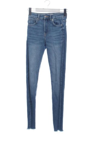 Damskie jeansy Bershka, Rozmiar XXS, Kolor Niebieski, Cena 63,50 zł, #137862358