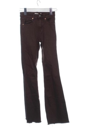 Blugi de femei Stradivarius, Mărime XXS, Culoare Maro, Preț 78,74 Lei, #137886655