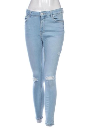 Blugi de femei Bershka, Mărime M, Culoare Albastru, Preț 78,74 Lei, #137886741