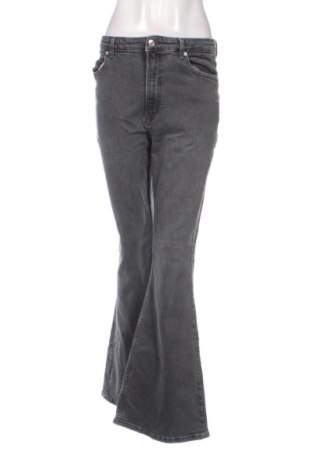 Dámske džínsy  Bershka, Veľkosť M, Farba Sivá, Cena  14,86 €, #137895868