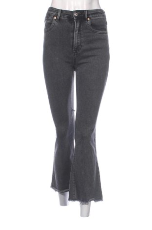 Damen Jeans Stradivarius, Größe S, Farbe Grau, Preis 8,97 €, #137897397