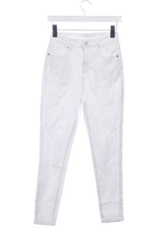 Blugi de femei Unbranded, Mărime XS, Culoare Alb, Preț 78,74 Lei, #137841182