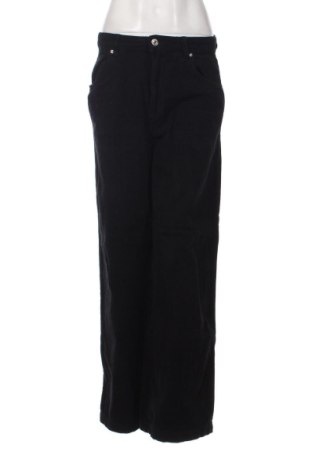 Női kordbársony nadrág Bershka, Méret M, Szín Fekete, Ár 5 262 Ft, #137896143