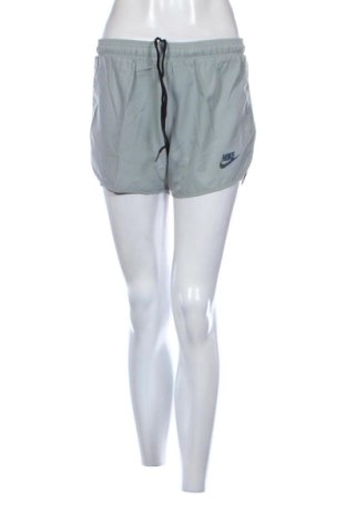 Pantaloni scurți de femei Nike, Mărime M, Culoare Gri, Preț 113,99 Lei, #137852593