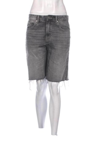 Dámske kraťasy  Pull&Bear, Veľkosť M, Farba Sivá, Cena  14,00 €, #137884509
