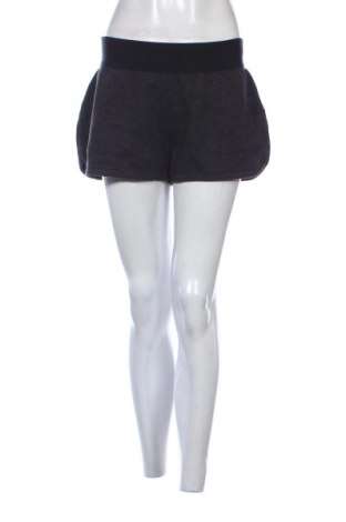 Női rövidnadrág Adidas, Méret M, Szín Szürke, Ár 7 169 Ft, #137846179