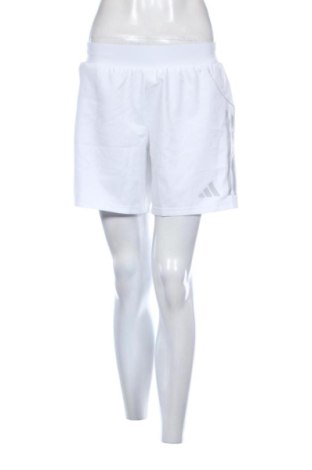 Pantaloni scurți de femei Adidas, Mărime M, Culoare Alb, Preț 207,00 Lei, #137871522