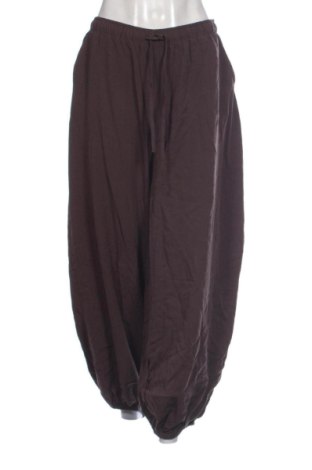 Pantaloni de femei Stradivarius, Mărime S, Culoare Maro, Preț 80,99 Lei, #137849158