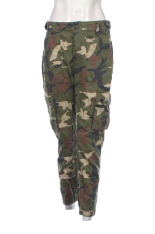 Damskie spodnie Bershka, Rozmiar L, Kolor Kolorowy, Cena 54,99 zł, #137894426